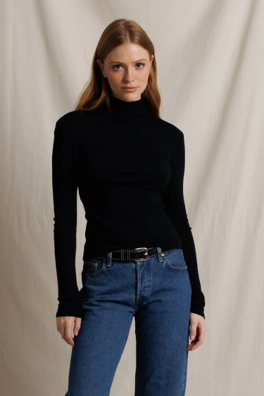 Perfect White Tee Tati Turtleneck